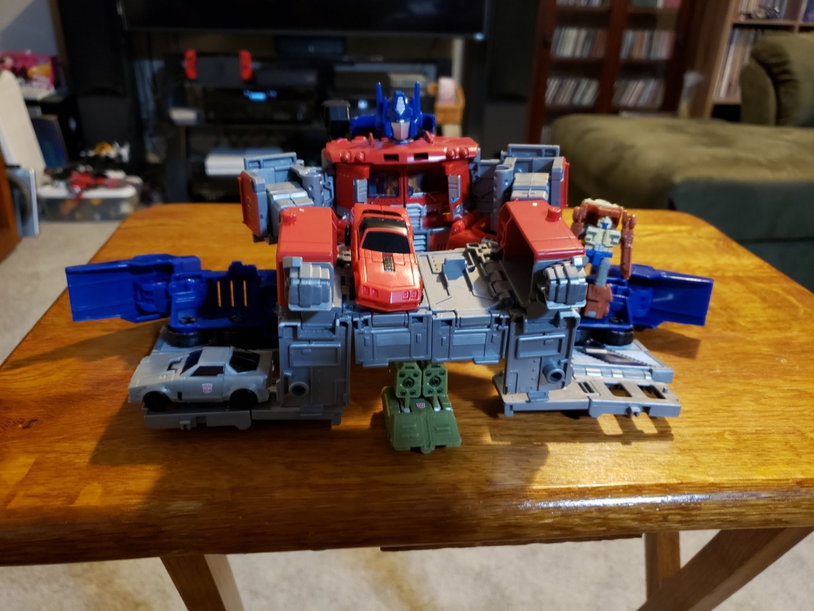 Transformers News: New Images of Transformers Generations Select Star Convoy