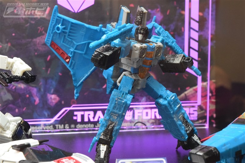 Transformers News: New Diaclone, SS Longhaul, Siege Barricade and Thundercracker and more at Shizuoka Hobby Show 201 Transformers News: New Diaclone, SS Longhaul, Siege Barricade and Thundercracker and more at Shizuoka Hobby Show 201