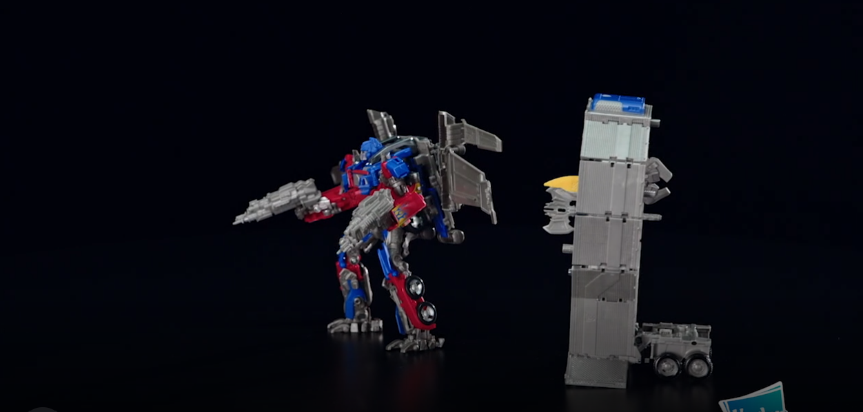 Transformers News: Dark of the Moon Leader Optimus on WalMart.com - Now With Multiple Images Transformers News: Dark of the Moon Leader Optimus on WalMart.com - Now With Multiple Images