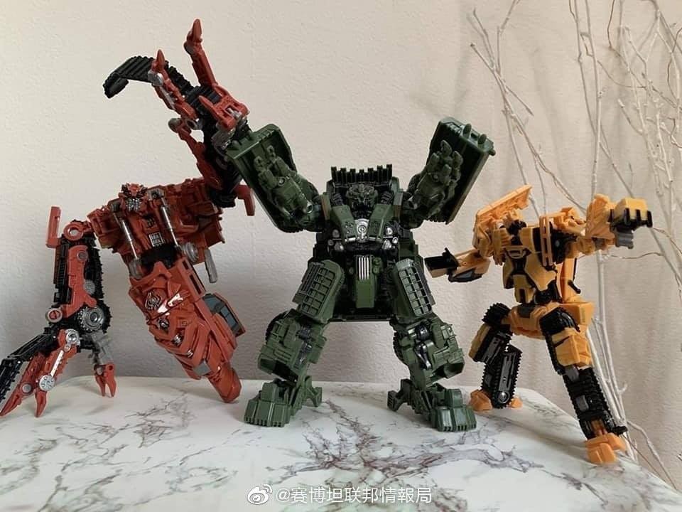 Transformers News: New In Hand Images of Studio Series Long Haul Showing Leg Mode Transformers News: New In Hand Images of Studio Series Long Haul Showing Leg Mode