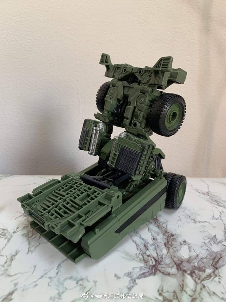Transformers News: New In Hand Images of Studio Series Long Haul Showing Leg Mode Transformers News: New In Hand Images of Studio Series Long Haul Showing Leg Mode