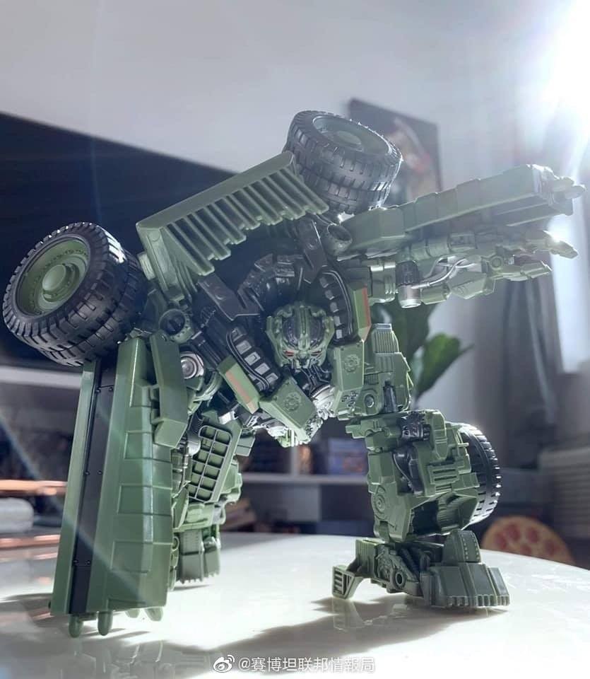 Transformers News: New In Hand Images of Studio Series Long Haul Showing Leg Mode Transformers News: New In Hand Images of Studio Series Long Haul Showing Leg Mode
