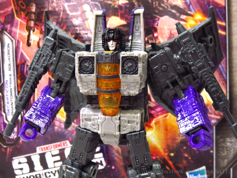 Transformers News: In-hand images of the WFC Siege Decepticon Phantomstrike Squadron, including images of the box