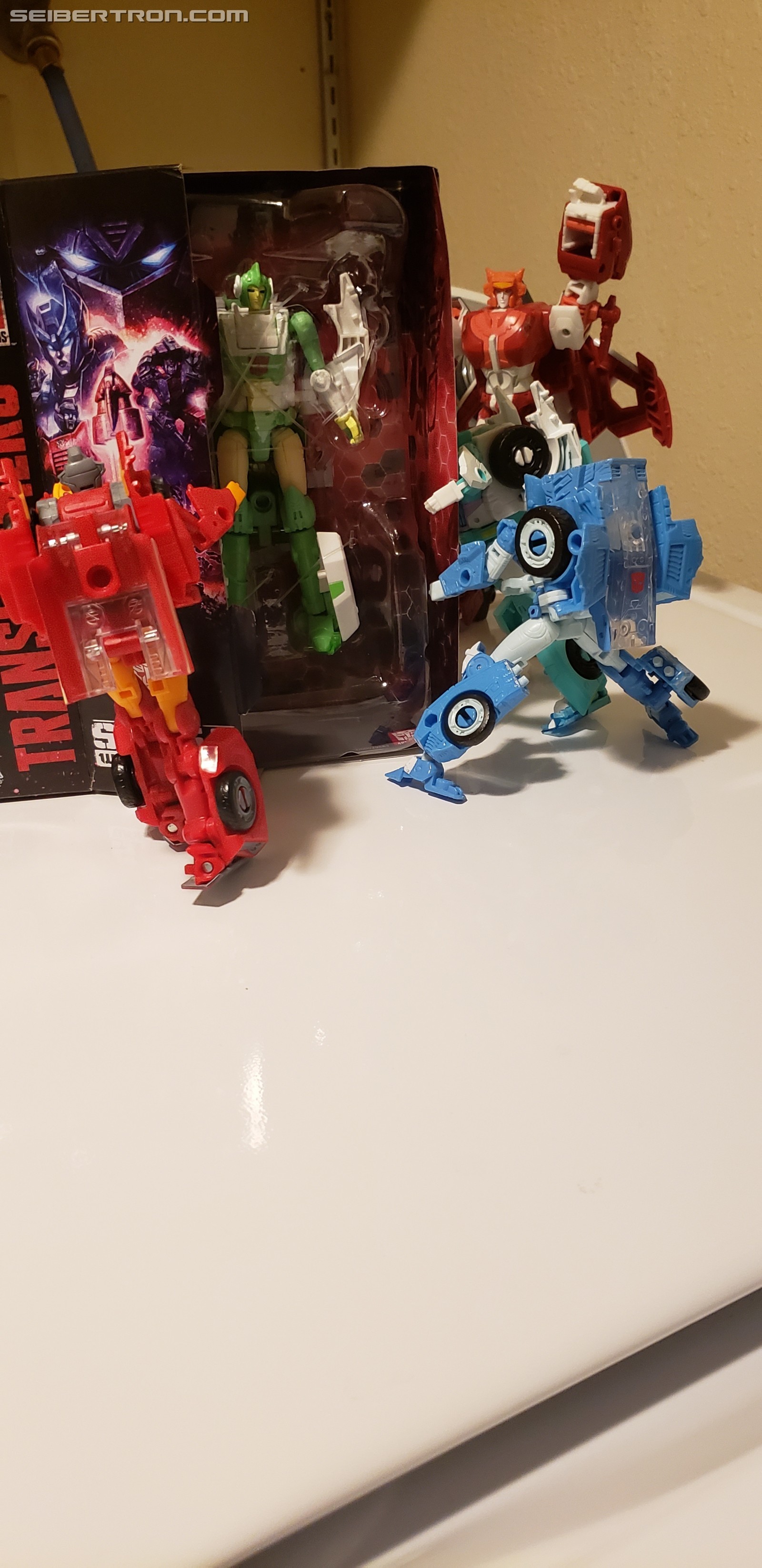 Transformers News: War for Cybertron Siege Greenlight Pictorial Review