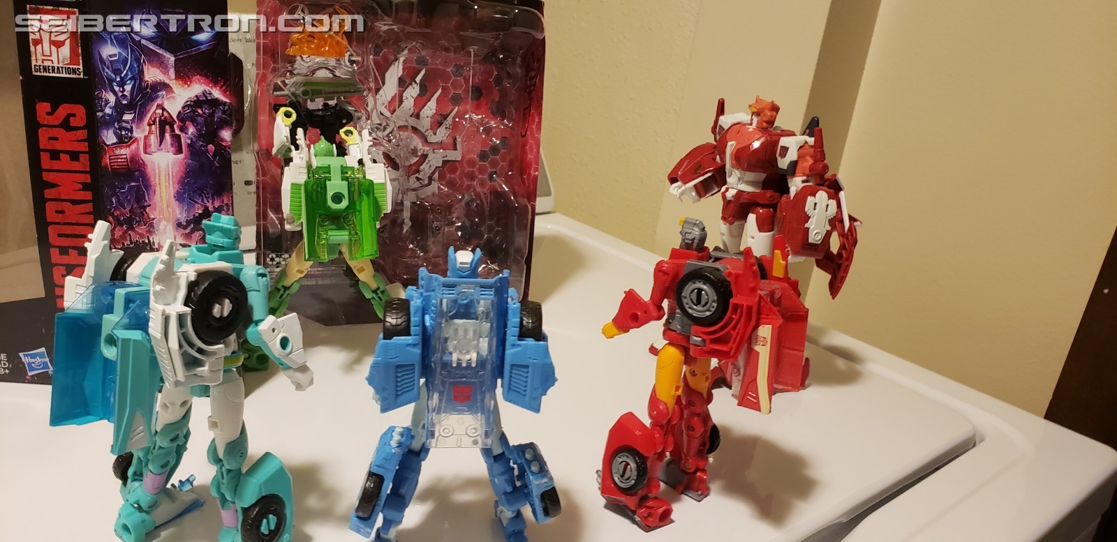 Transformers News: War for Cybertron Siege Greenlight Pictorial Review