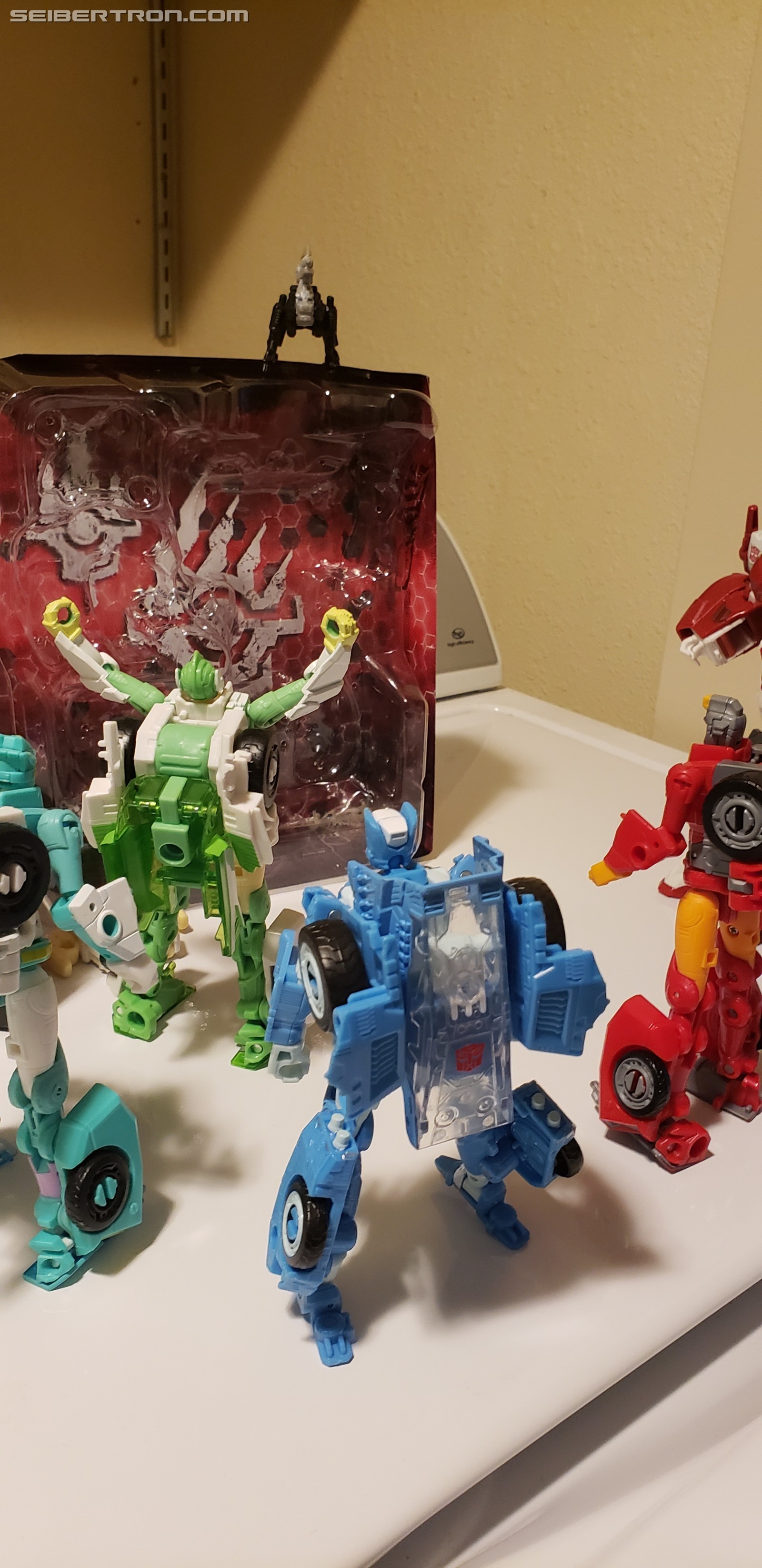 Transformers News: War for Cybertron Siege Greenlight Pictorial Review