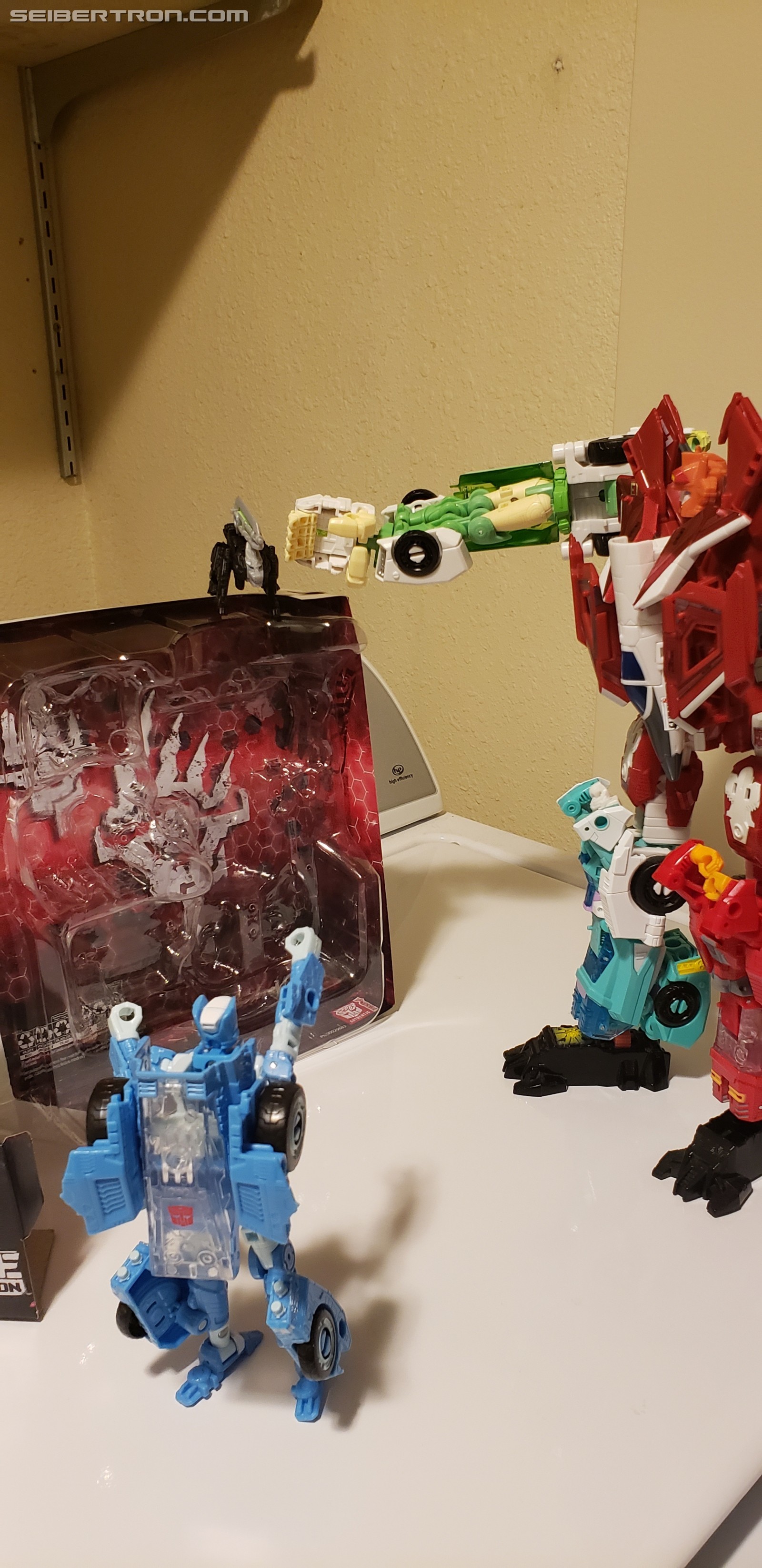 Transformers News: War for Cybertron Siege Greenlight Pictorial Review