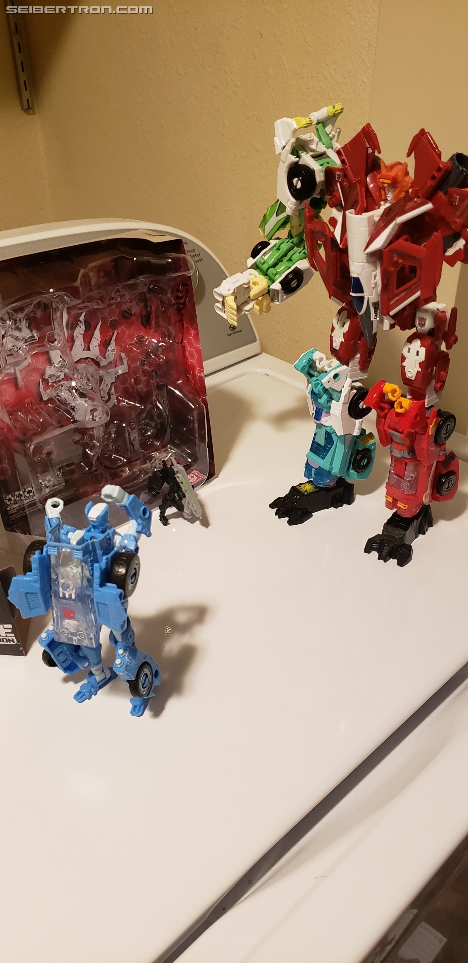 Transformers News: War for Cybertron Siege Greenlight Pictorial Review