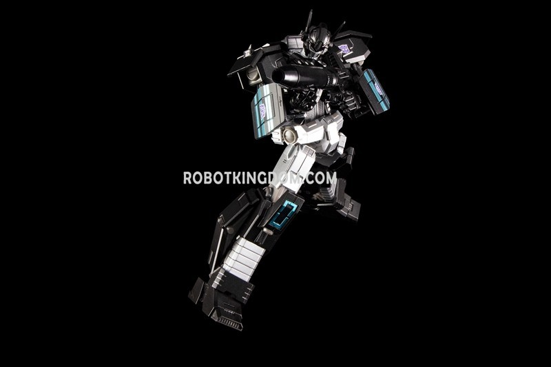 Transformers News: IDW Version Transformers Nemesis Prime SDCC2019 Exclusive at BlueFin Booth