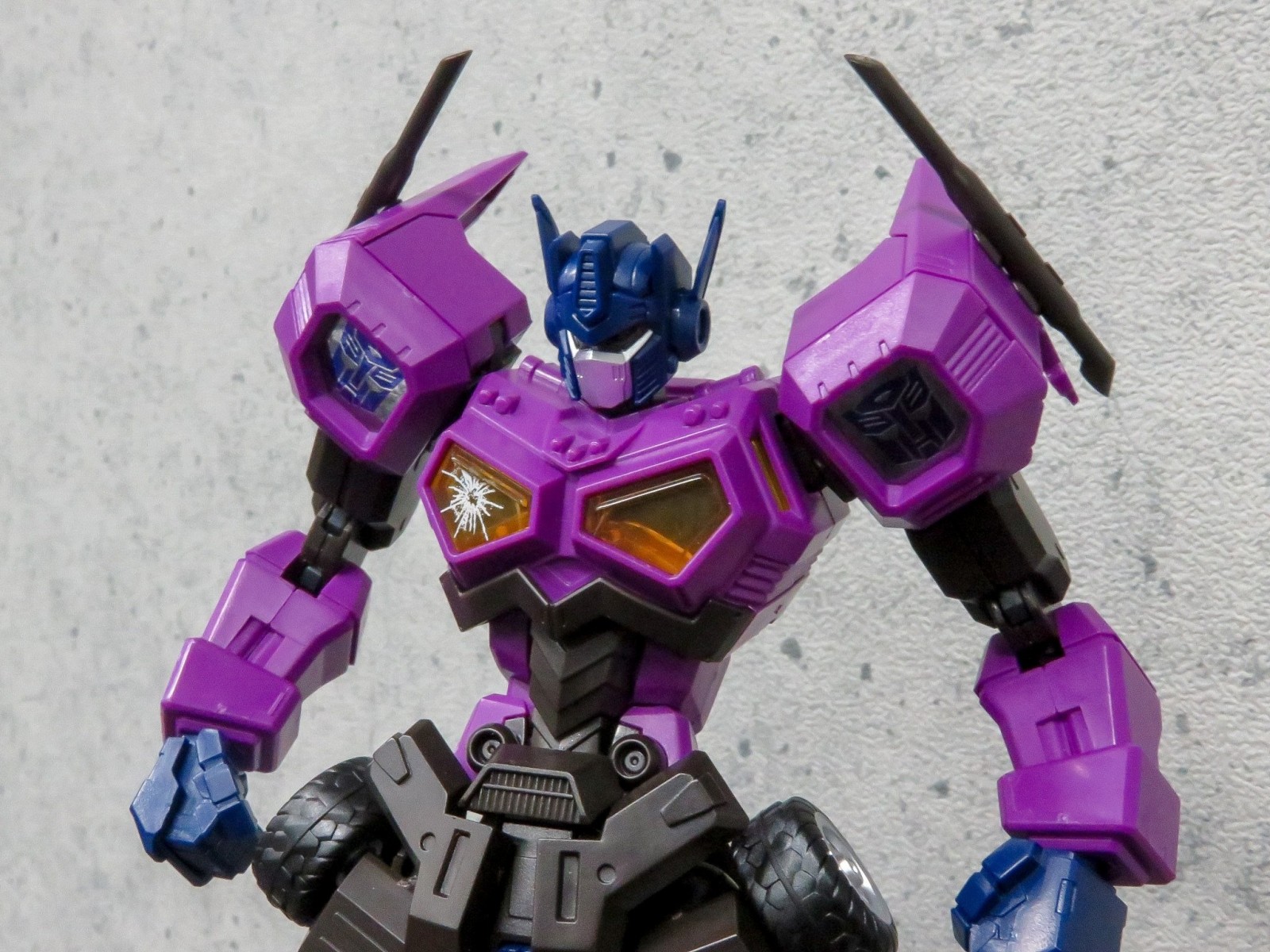 Transformers News: Flame Toys Transformers Shattered Glass Optimus Prime Images