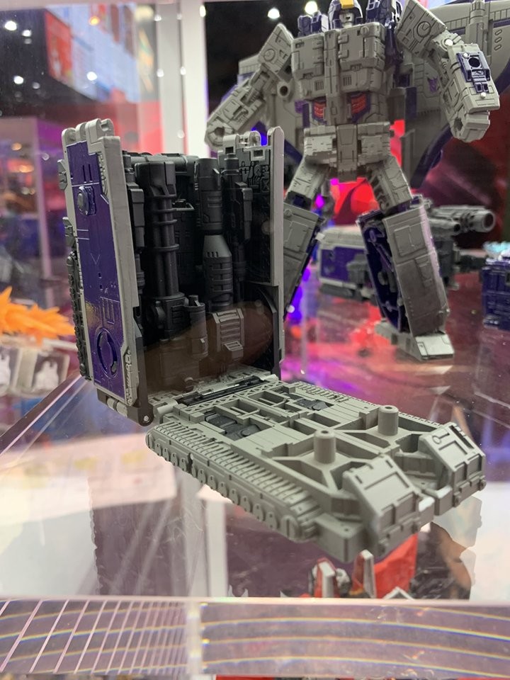 Transformers News: #SDCC2019 Additional Images of Transformers Siege Astrotrain