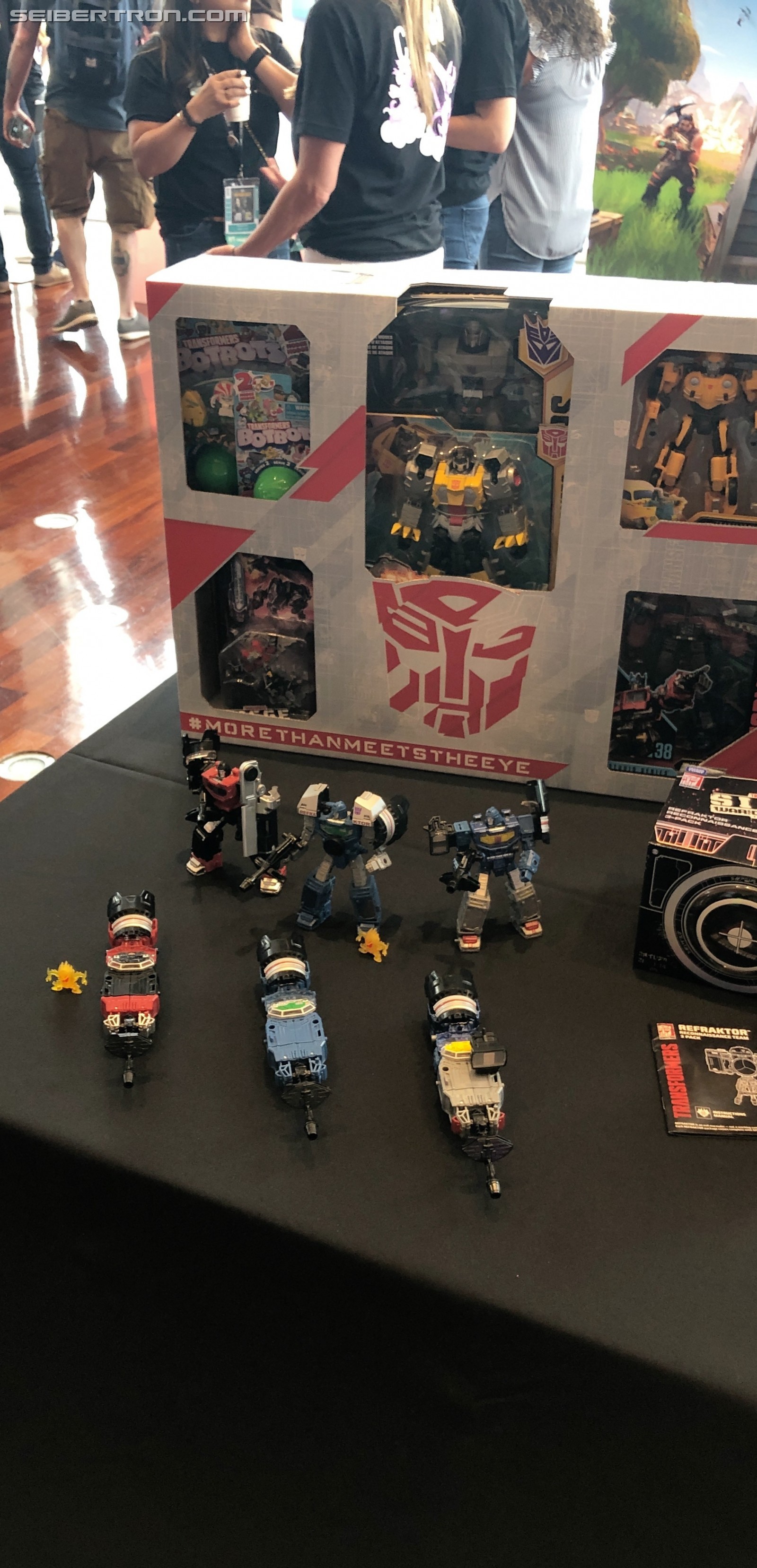 Transformers News: G1 Toy Accurate Reflector 3 Pack Revealed along with Siege Bluestreak and Soundblaster at #SDCC2019 Transformers News: G1 Toy Accurate Reflector 3 Pack Revealed along with Siege Bluestreak and Soundblaster at #SDCC2019