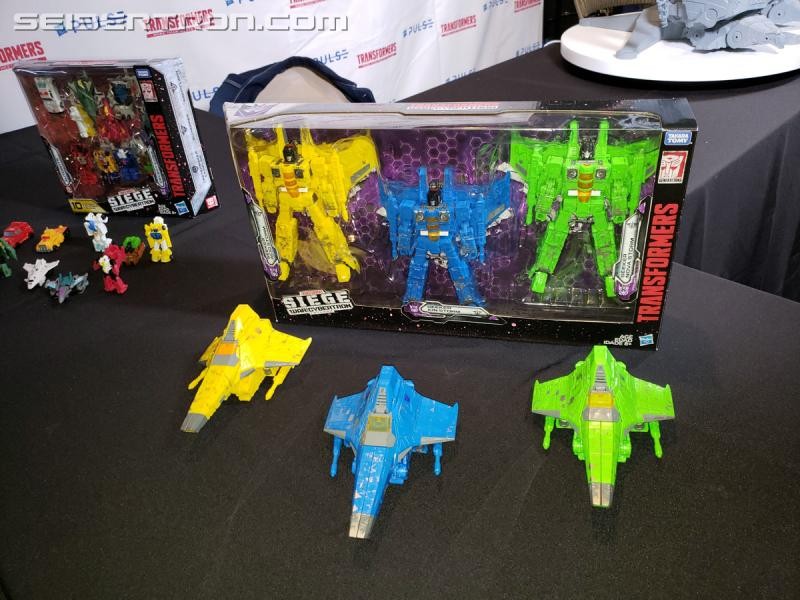 Transformers News: New Galleries for Siege Rainmakers, Refraktor, Impactor, Micromasters, Selects, More from #SDCC2019