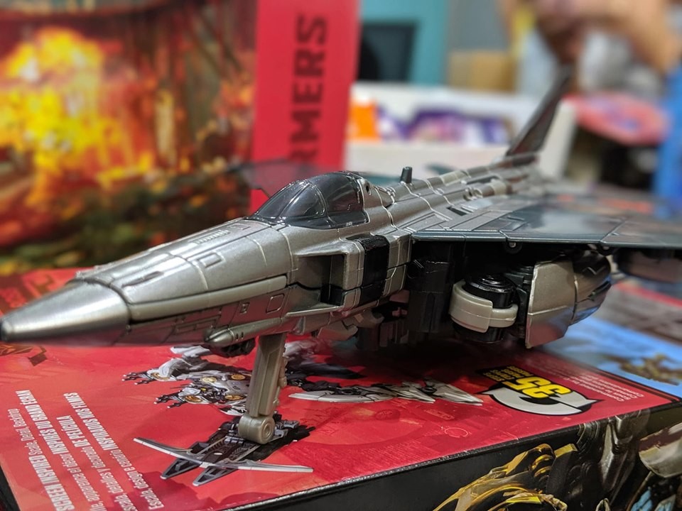 Transformers News: In Hand Images of Transformers Studio Series of Hightower, Long Haul, and KSI Boss Transformers News: In Hand Images of Transformers Studio Series of Hightower, Long Haul, and KSI Boss