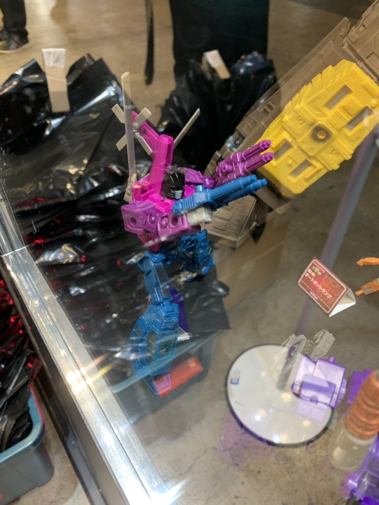 Transformers News: Tokyo Wonderfest Images of Transformers Siege Spinister, Rumble, Rung, Omega Supreme, Ratbat, Mirage Transformers News: Tokyo Wonderfest Images of Transformers Siege Spinister, Rumble, Rung, Omega Supreme, Ratbat, Mirage