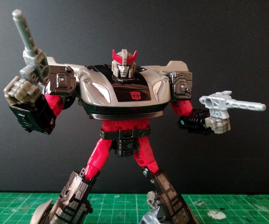 Transformers News: In Hand Images of Transformers War for Cybertron Siege Bluestreak Transformers News: In Hand Images of Transformers War for Cybertron Siege Bluestreak
