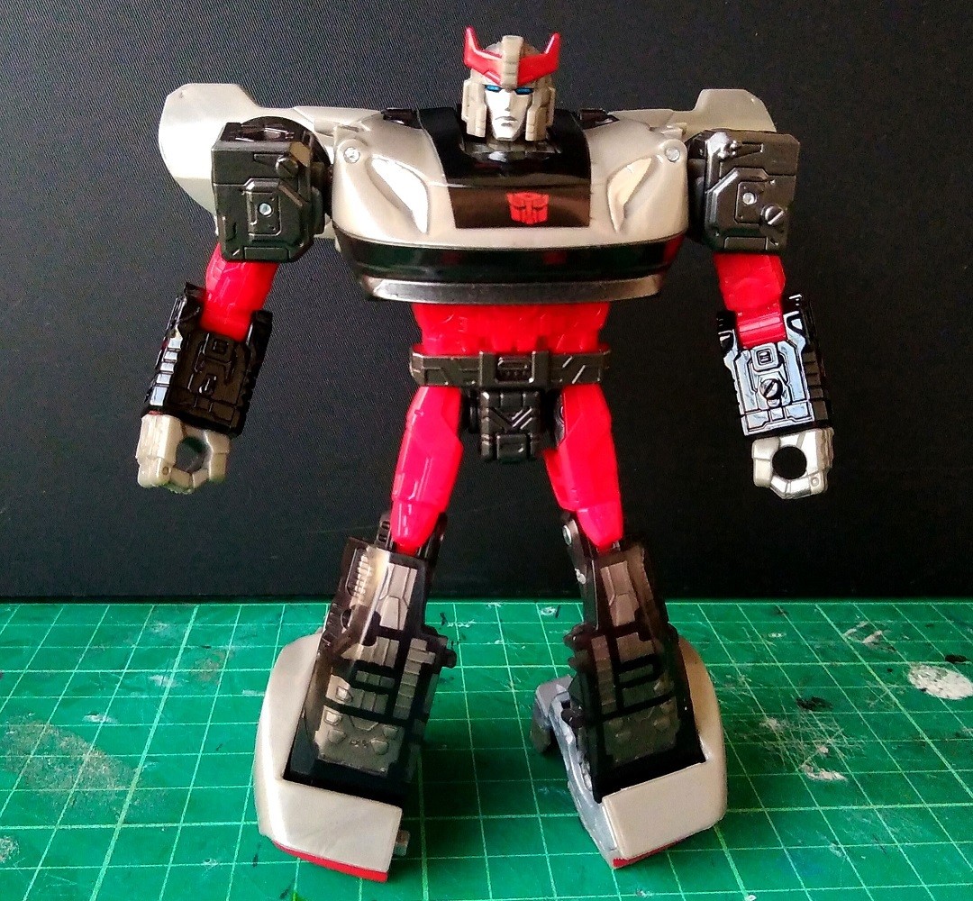 Transformers News: In Hand Images of Transformers War for Cybertron Siege Bluestreak Transformers News: In Hand Images of Transformers War for Cybertron Siege Bluestreak