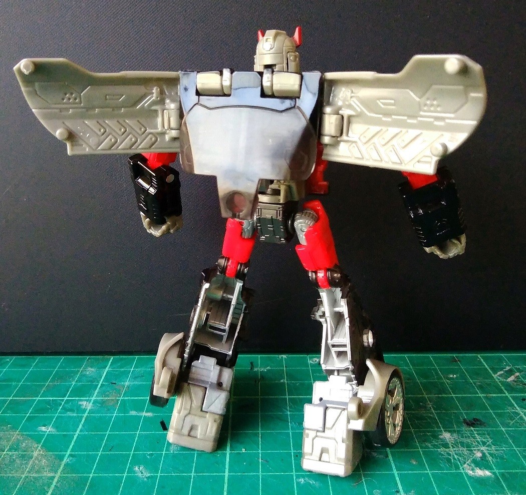 Transformers News: In Hand Images of Transformers War for Cybertron Siege Bluestreak Transformers News: In Hand Images of Transformers War for Cybertron Siege Bluestreak
