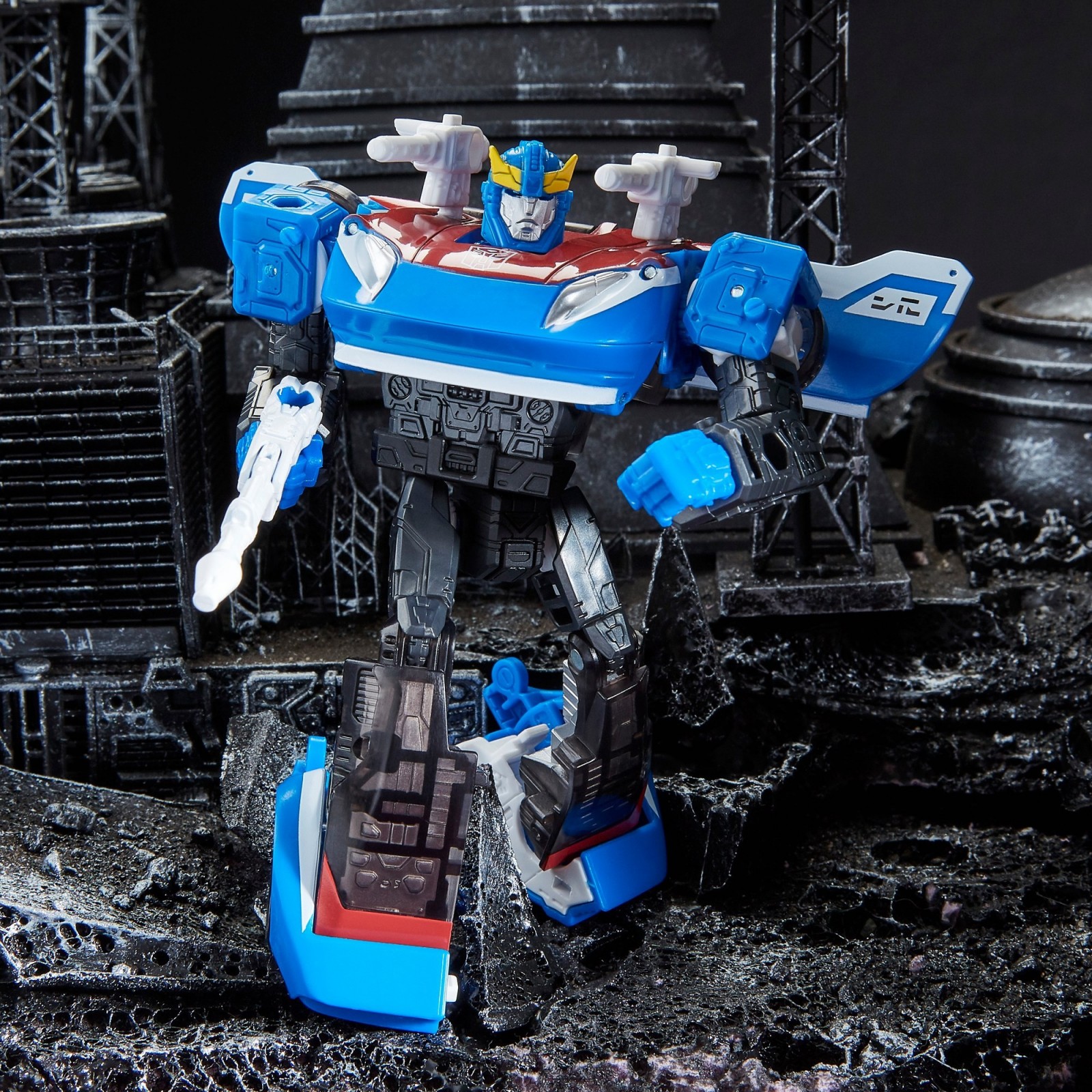 Transformers News: New Images of Transformers Generations Selects Smokescreen