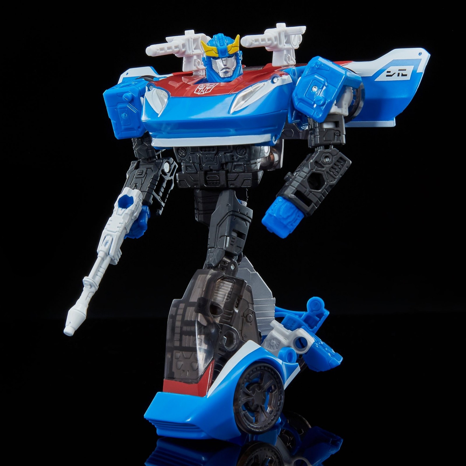 Transformers News: New Images of Transformers Generations Selects Smokescreen