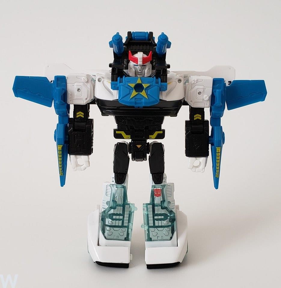Transformers News: Cool Images of Compatibility between Transformers Cyberverse Armour and Siege Figures