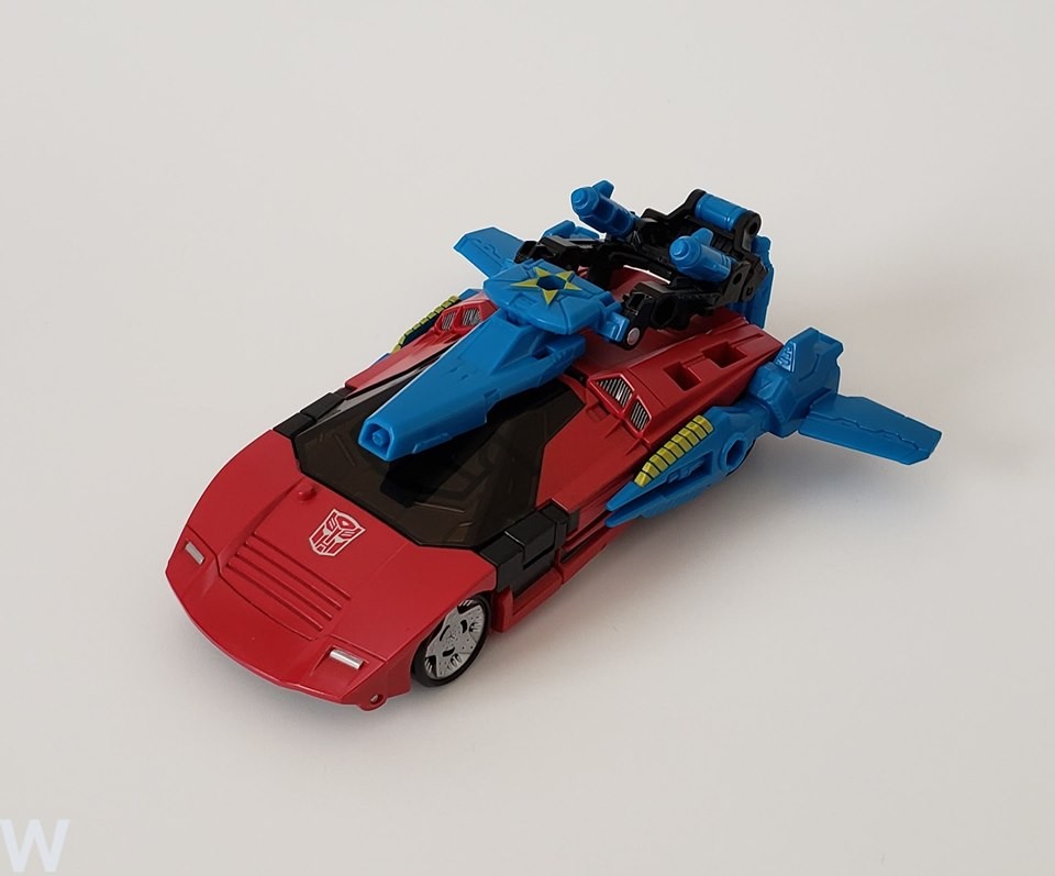 Transformers News: Cool Images of Compatibility between Transformers Cyberverse Armour and Siege Figures