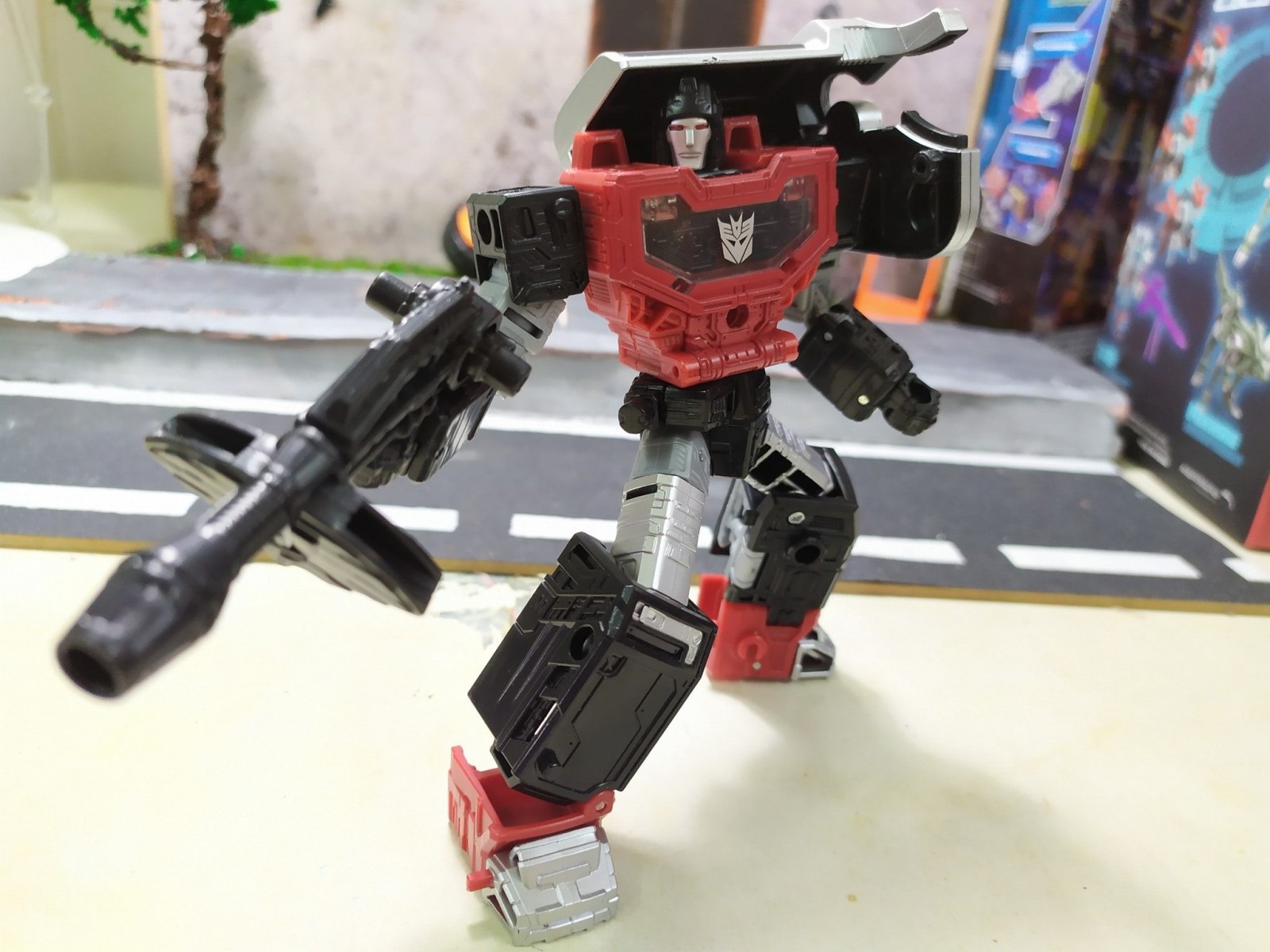 Transformers News: New Transformers War for Cybertron Siege Refraktor Reconnaissance Team In Hand Images Transformers News: New Transformers War for Cybertron Siege Refraktor Reconnaissance Team In Hand Images