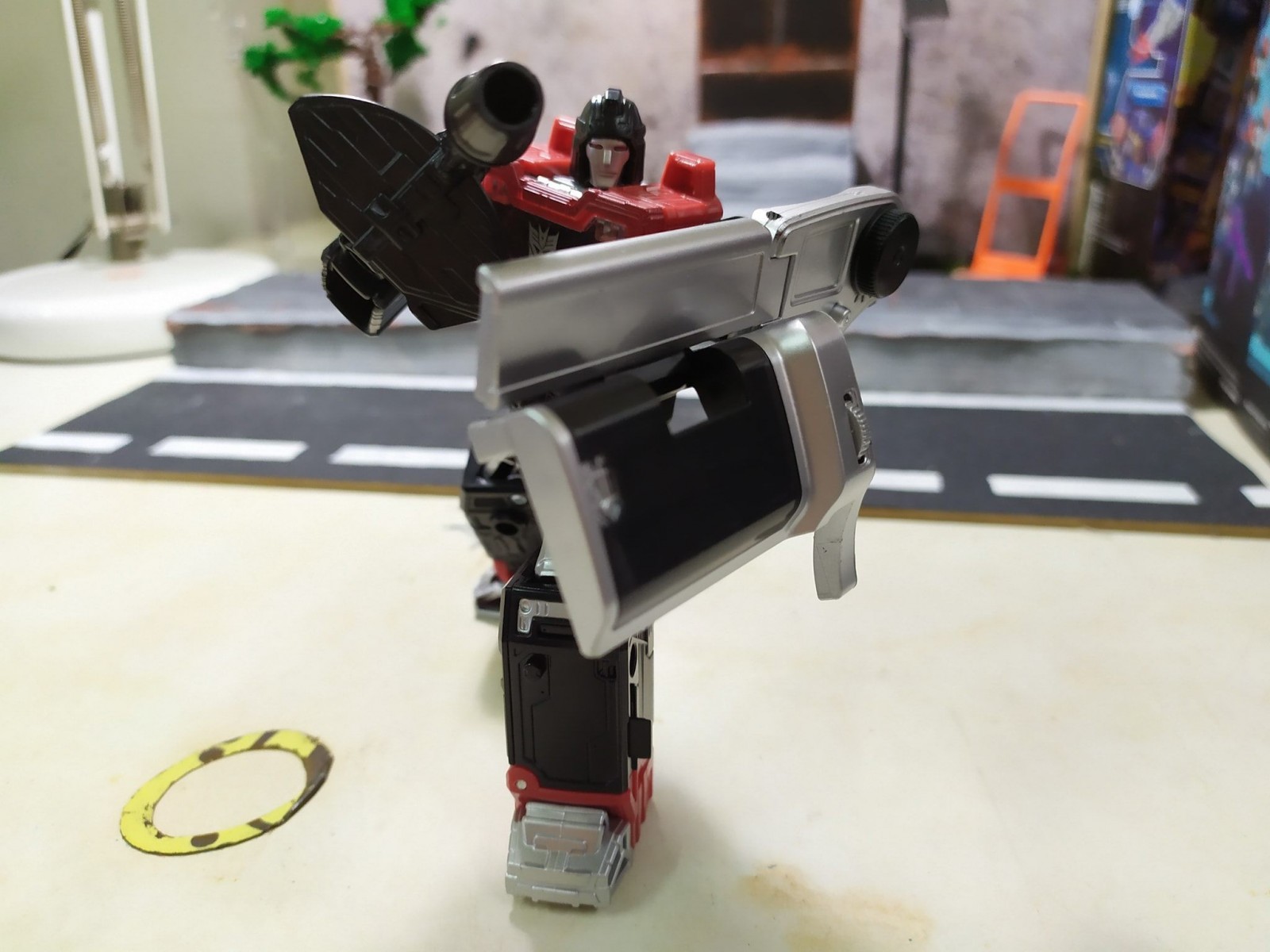 Transformers News: New Transformers War for Cybertron Siege Refraktor Reconnaissance Team In Hand Images Transformers News: New Transformers War for Cybertron Siege Refraktor Reconnaissance Team In Hand Images