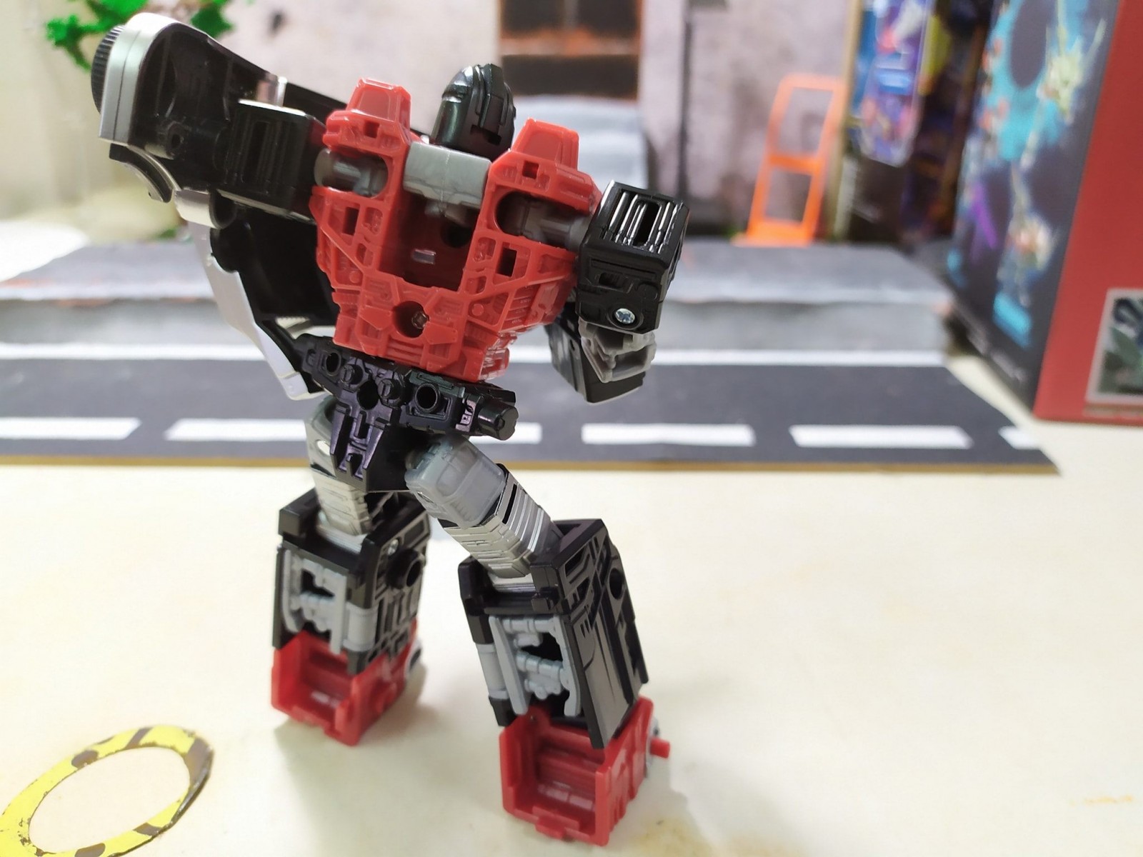 Transformers News: New Transformers War for Cybertron Siege Refraktor Reconnaissance Team In Hand Images Transformers News: New Transformers War for Cybertron Siege Refraktor Reconnaissance Team In Hand Images