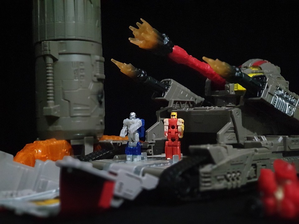 Transformers News: New In-Hand Images of Transformers War for Cybertron: Siege Omega Supreme