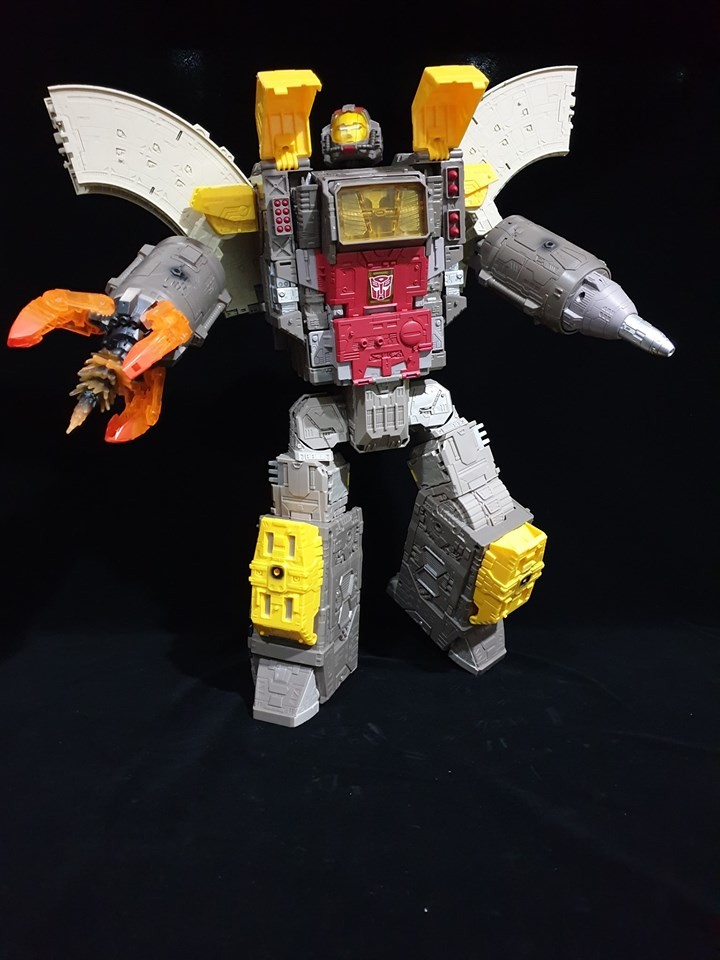 Transformers News: New In-Hand Images of Transformers War for Cybertron: Siege Omega Supreme