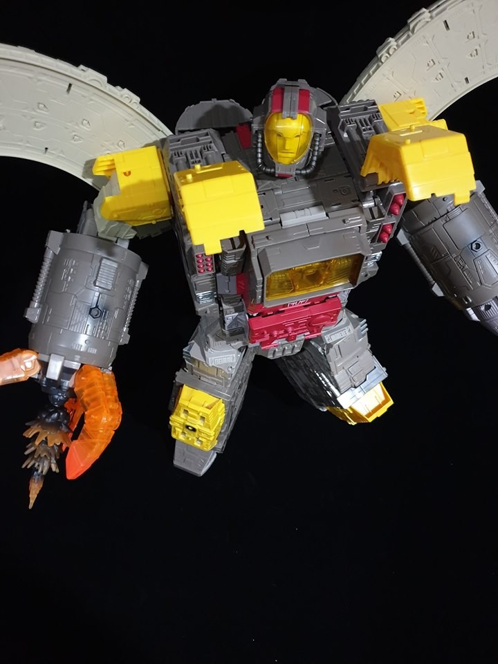 Transformers News: New In-Hand Images of Transformers War for Cybertron: Siege Omega Supreme