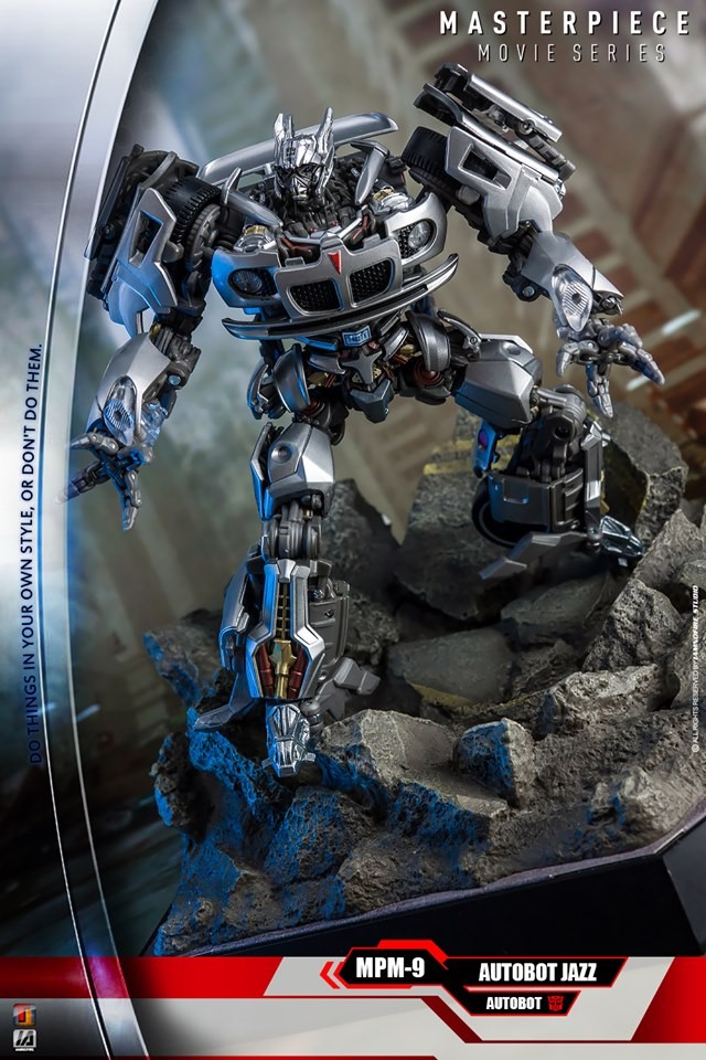 Transformers News: Amazing In Hand Images of Transformers Masterpiece MPM-9 Jazz