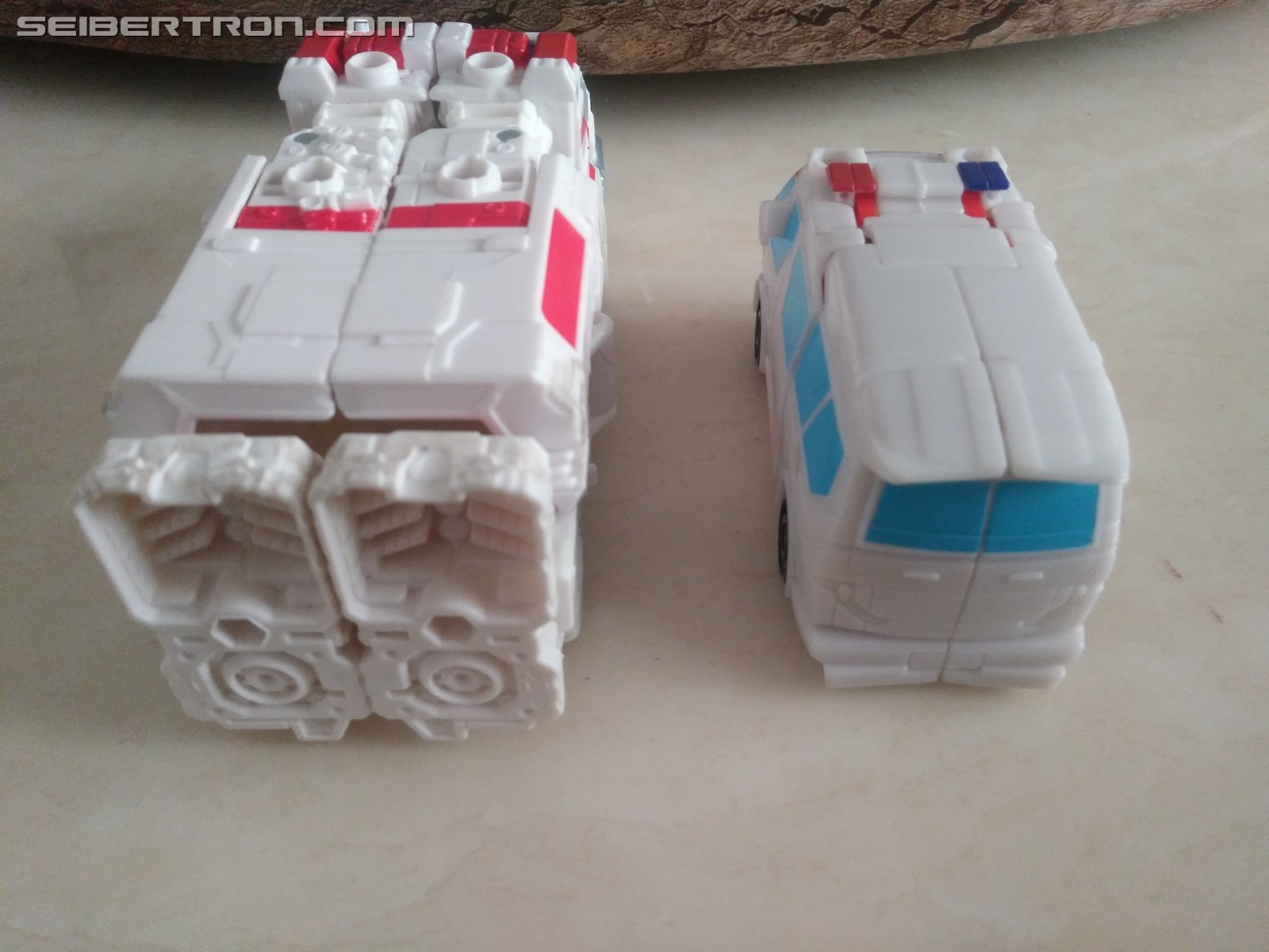 Transformers News: Pictorial and Video review for Cyberverse Spark Armor Ratchet Transformers News: Pictorial and Video review for Cyberverse Spark Armor Ratchet
