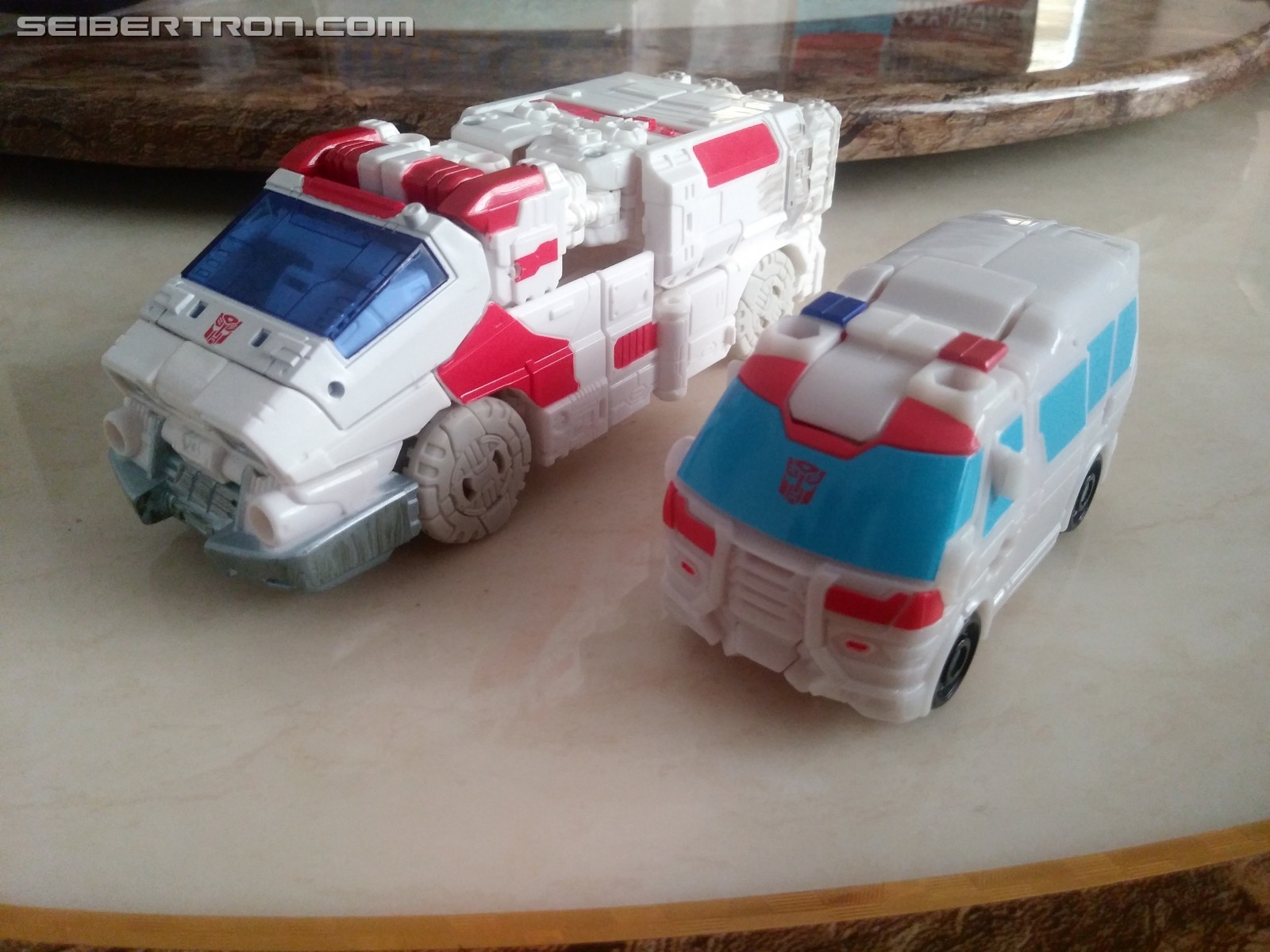 Transformers News: Pictorial and Video review for Cyberverse Spark Armor Ratchet Transformers News: Pictorial and Video review for Cyberverse Spark Armor Ratchet