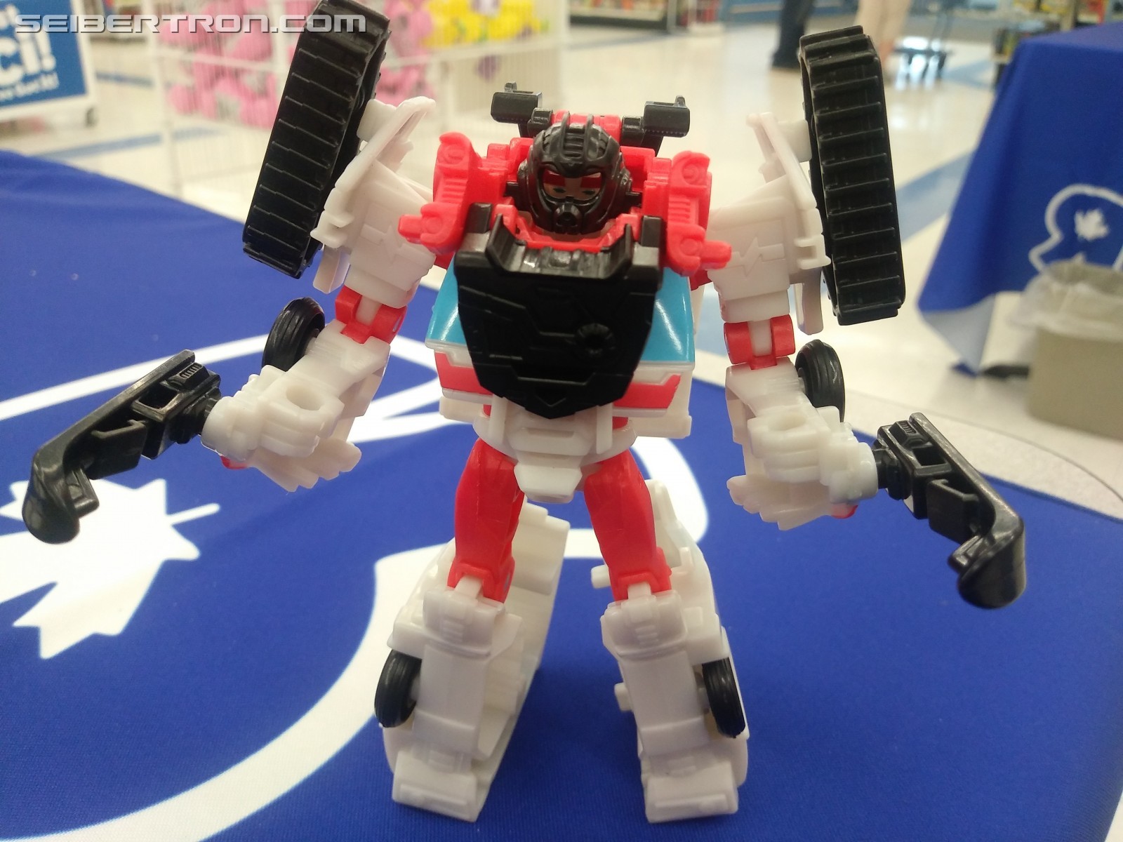 Transformers News: Pictorial and Video review for Cyberverse Spark Armor Ratchet Transformers News: Pictorial and Video review for Cyberverse Spark Armor Ratchet