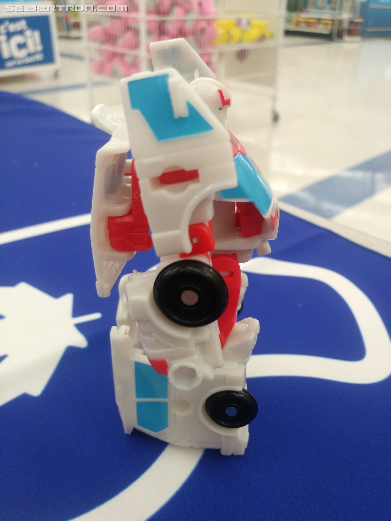 Transformers News: Pictorial and Video review for Cyberverse Spark Armor Ratchet Transformers News: Pictorial and Video review for Cyberverse Spark Armor Ratchet