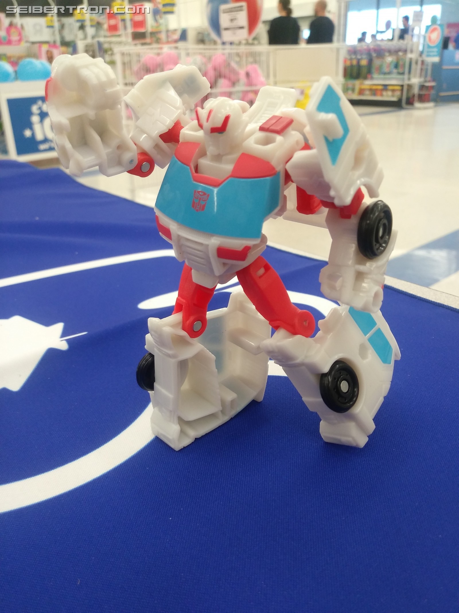 Transformers News: Pictorial and Video review for Cyberverse Spark Armor Ratchet Transformers News: Pictorial and Video review for Cyberverse Spark Armor Ratchet