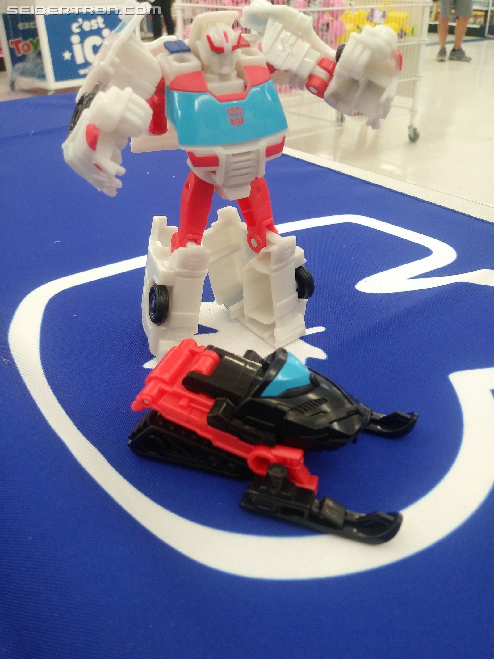 Transformers News: Pictorial and Video review for Cyberverse Spark Armor Ratchet Transformers News: Pictorial and Video review for Cyberverse Spark Armor Ratchet