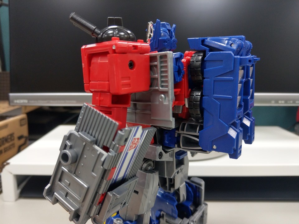 Transformers News: n-Hand Images of Transformers Generations Selects Star Convoy Transformers News: n-Hand Images of Transformers Generations Selects Star Convoy