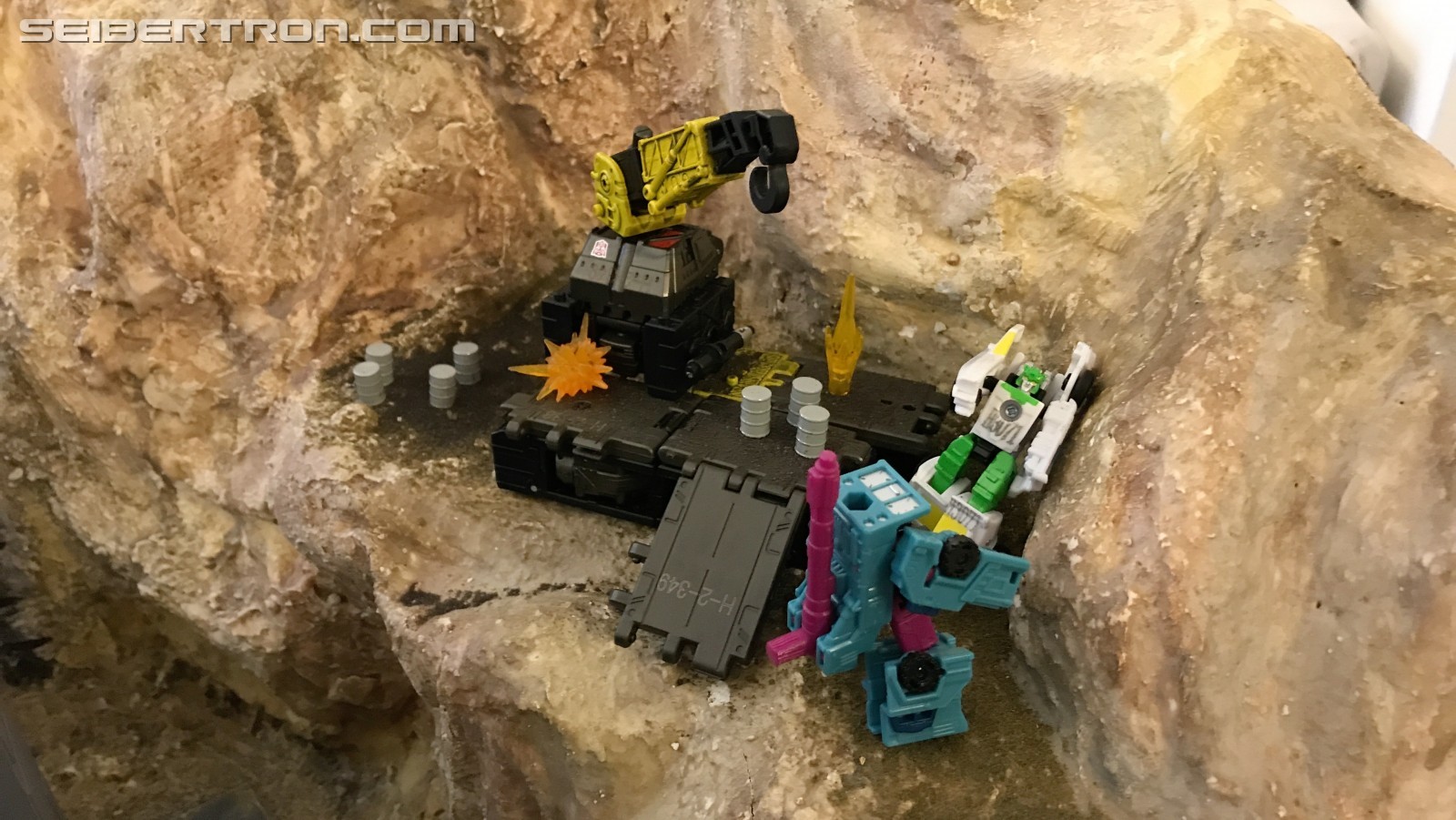 Transformers News: Transformers Earthrise Images with Hoist, Wheeljack, Cliffjumper and More #NYCC2019 Transformers News: Transformers Earthrise Images with Hoist, Wheeljack, Cliffjumper and More #NYCC2019