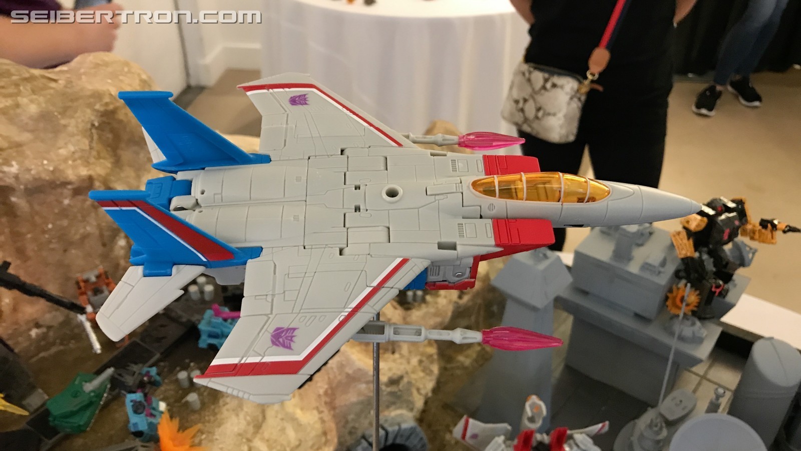 Transformers News: Transformers Earthrise Images with Hoist, Wheeljack, Cliffjumper and More #NYCC2019 Transformers News: Transformers Earthrise Images with Hoist, Wheeljack, Cliffjumper and More #NYCC2019