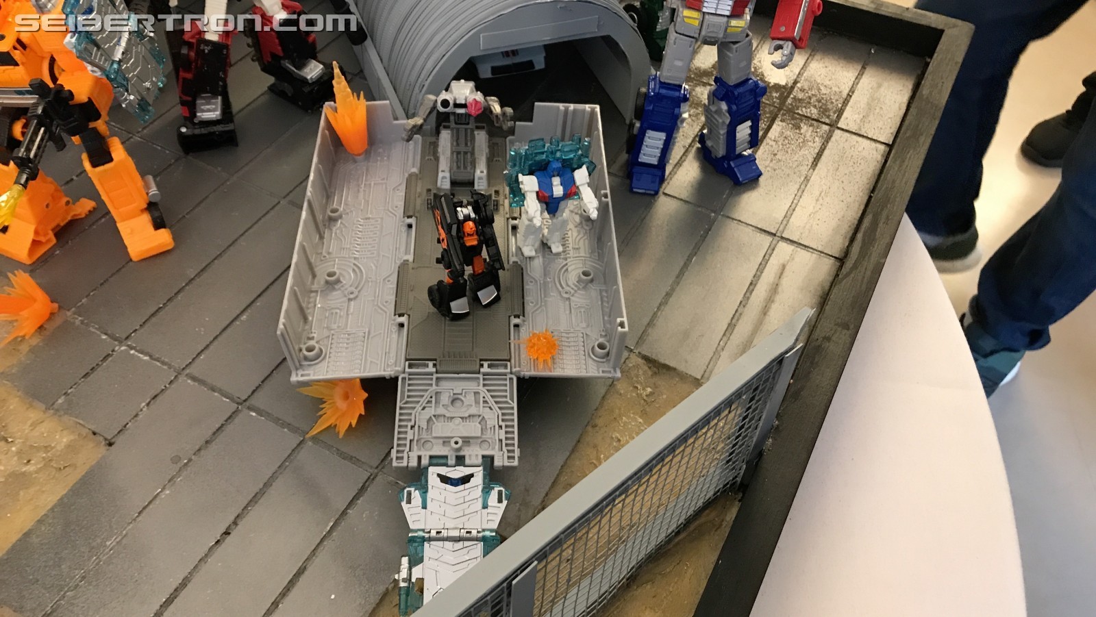 Transformers News: Transformers Earthrise Images with Hoist, Wheeljack, Cliffjumper and More #NYCC2019 Transformers News: Transformers Earthrise Images with Hoist, Wheeljack, Cliffjumper and More #NYCC2019