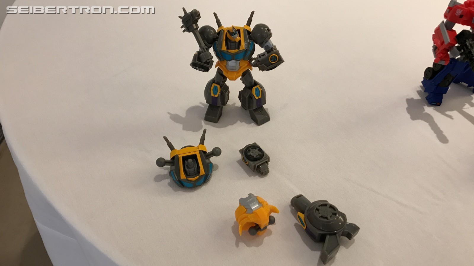 Transformers News: Build a a Figure Maccadam and More Complex Cyberverse Toys Revealed at #NYCC2019 Transformers News: Build a a Figure Maccadam and More Complex Cyberverse Toys Revealed at #NYCC2019