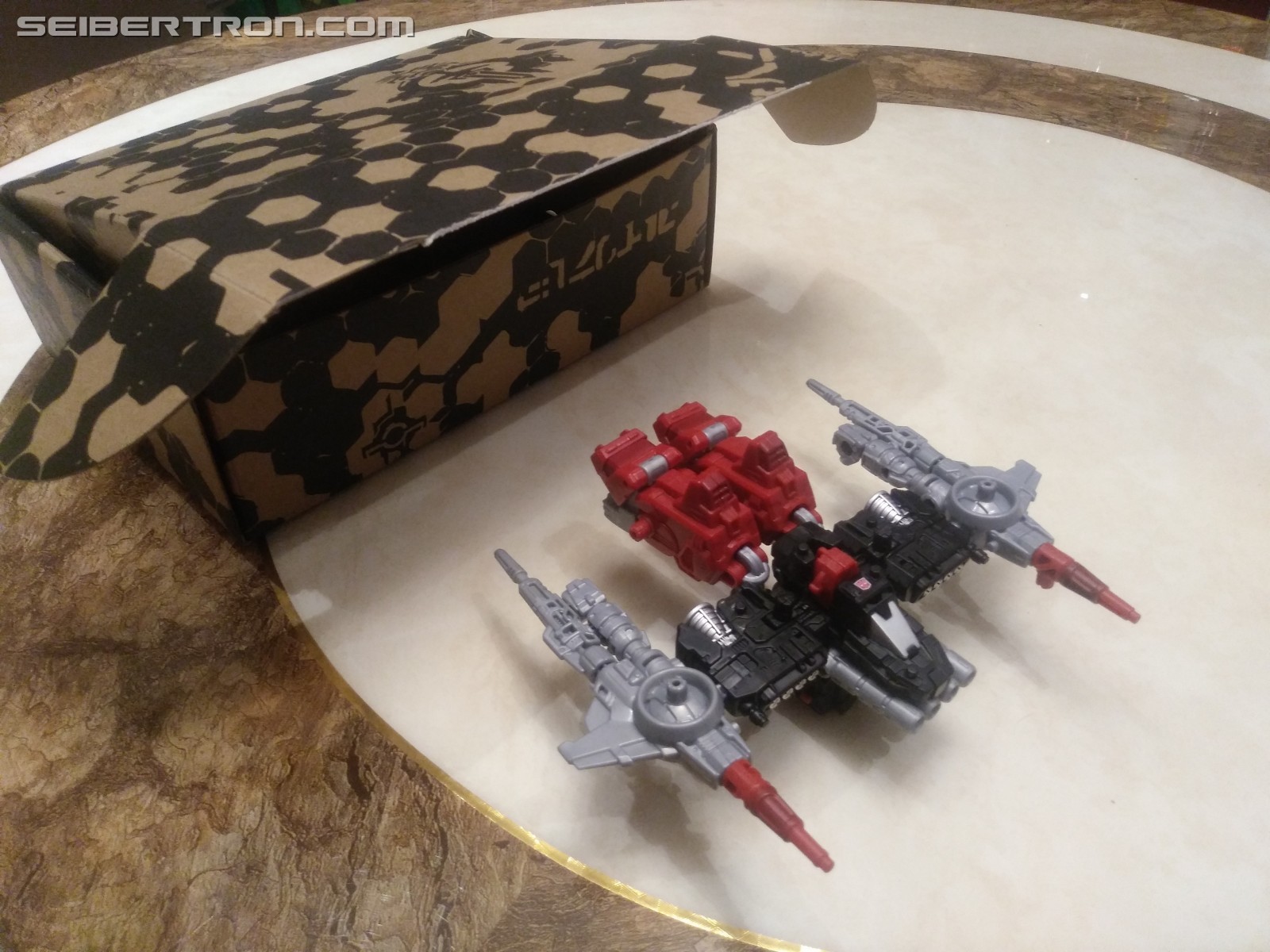 Transformers News: Pictorial Review for Generations Selects Cromar