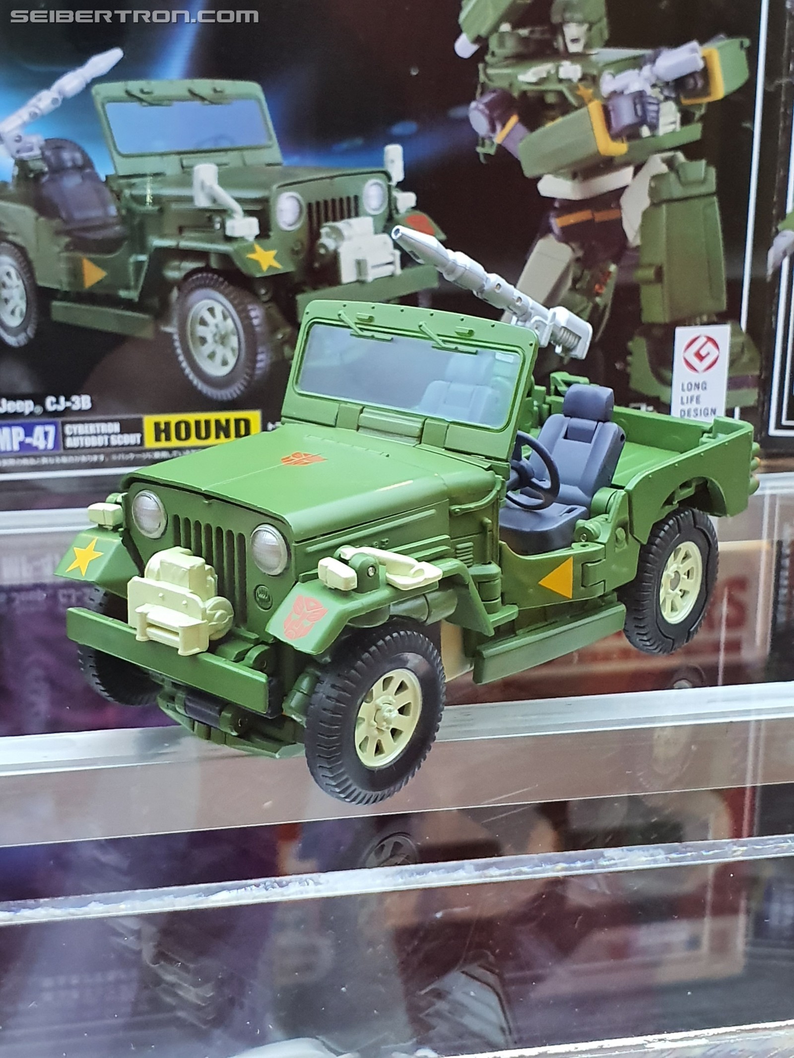 Transformers News: New Images of Masterpiece Hound, Blackarachnia and MP+ Smokescreen
