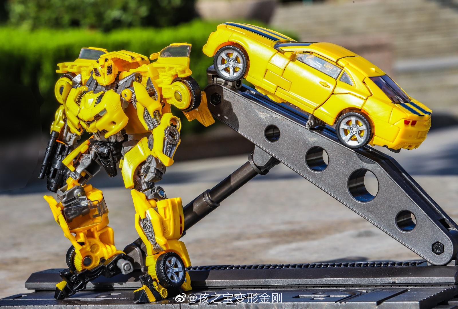 Transformers News: New Images of Upcoming Studio Series Figures Bumblebee, Soundwave, Megatron and Shockwave