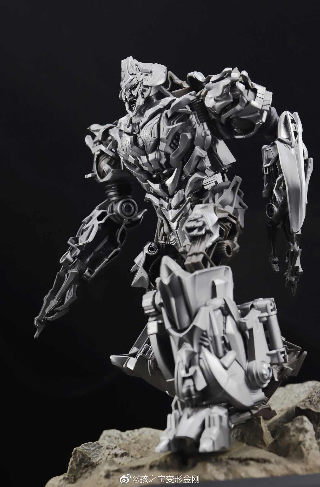 Transformers News: New Images of Upcoming Studio Series Figures Bumblebee, Soundwave, Megatron and Shockwave
