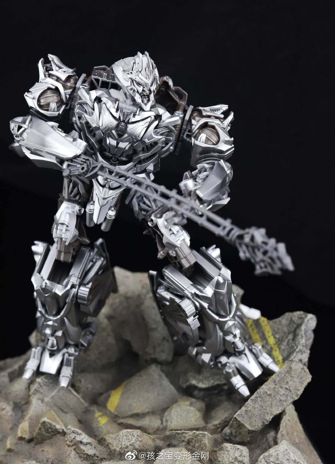 Transformers News: New Images of Upcoming Studio Series Figures Bumblebee, Soundwave, Megatron and Shockwave
