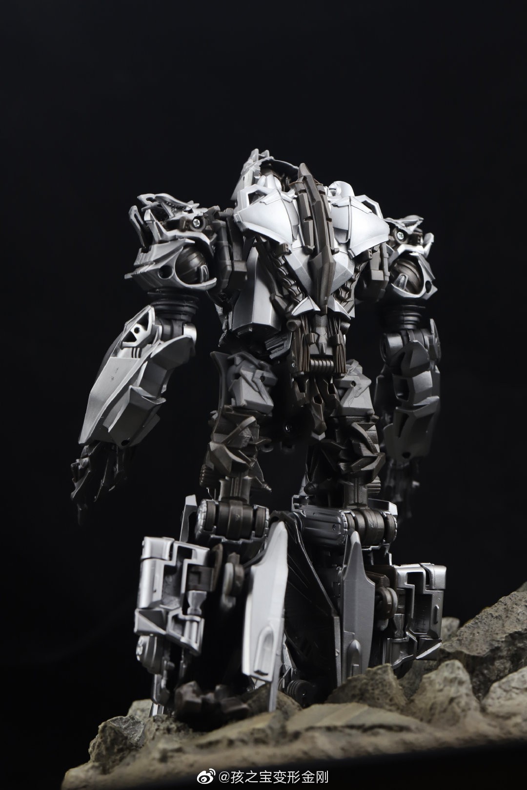 Transformers News: New Images of Upcoming Studio Series Figures Bumblebee, Soundwave, Megatron and Shockwave